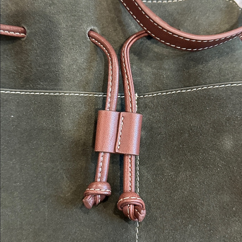 J McLaughlin Olive Suede Crossbody Bucket Bag. - Picture 3 of 9